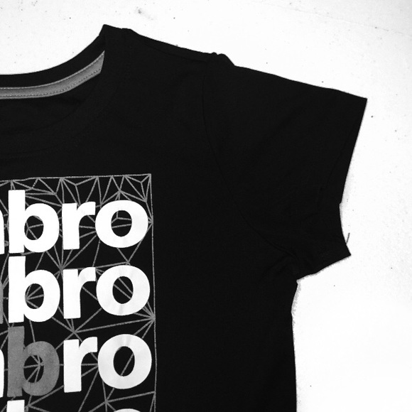 Athletic Top - Picture 4 of 6